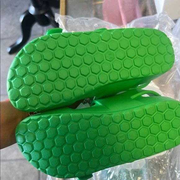 Cat & Jack Kids Green Sandals - Picture 4 of 4